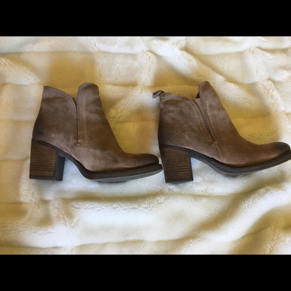 Boss and Co. Chelsea Belfield Bootie | EUC | - Picture 4 of 8